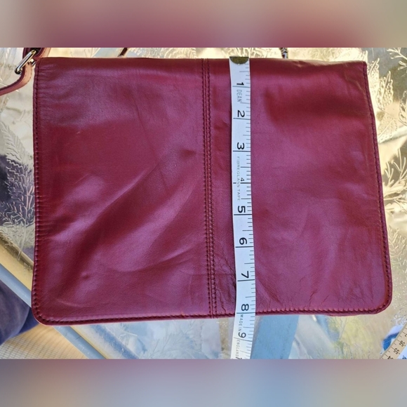 WILSON'S RED LEATHER PURSE - Picture 2 of 9